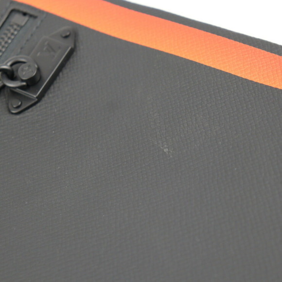 LOUIS VUITTON Black Clutch Bag - Picture 6 of 10